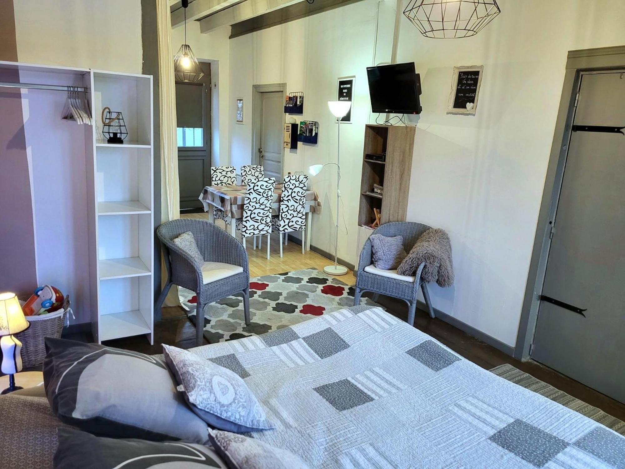 Chez Christy Chemin Des Dinots Bed and Breakfast Saint-Bonnet-de-Four Kamer foto