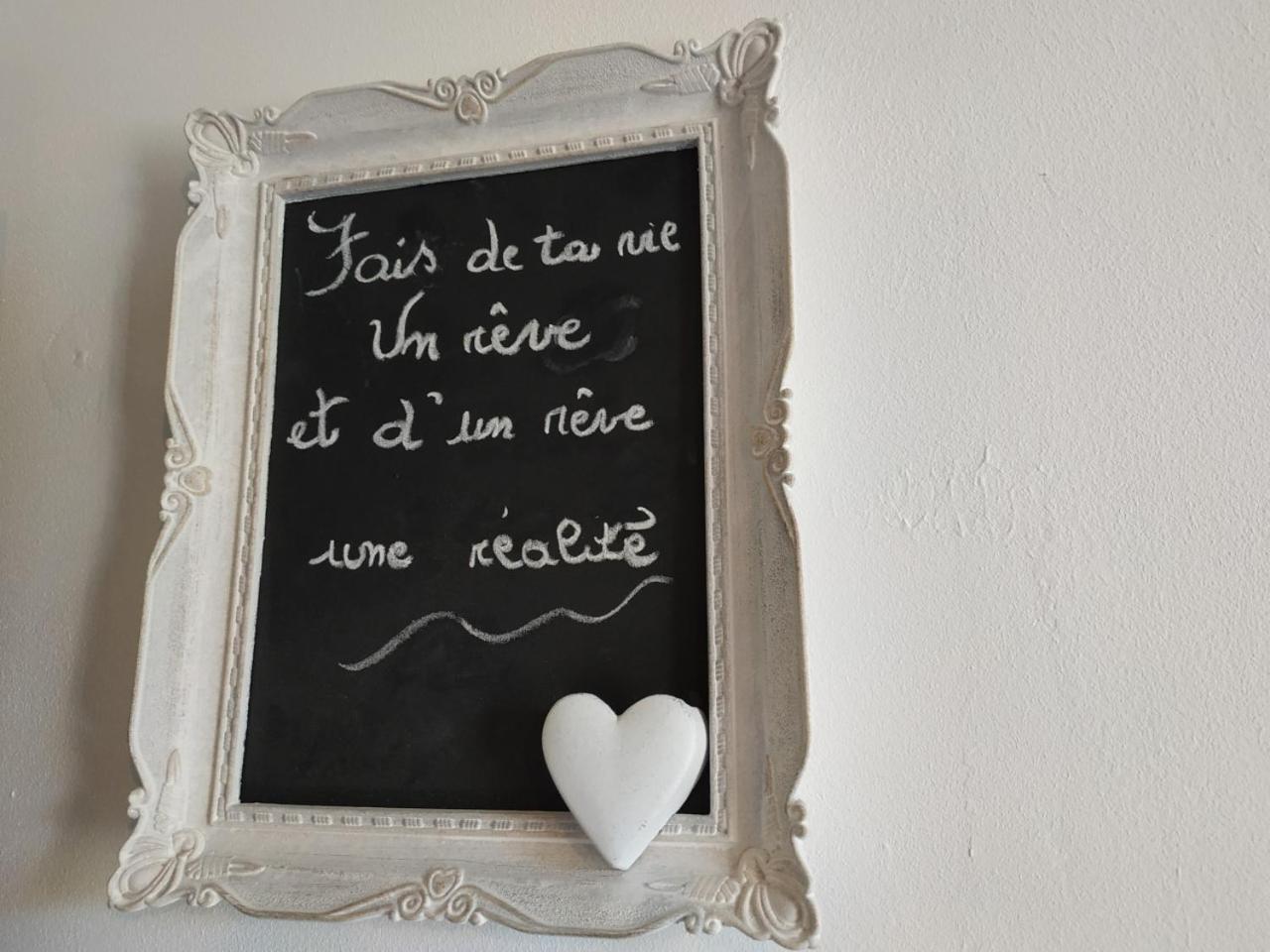 Chez Christy Chemin Des Dinots Bed and Breakfast Saint-Bonnet-de-Four Kamer foto