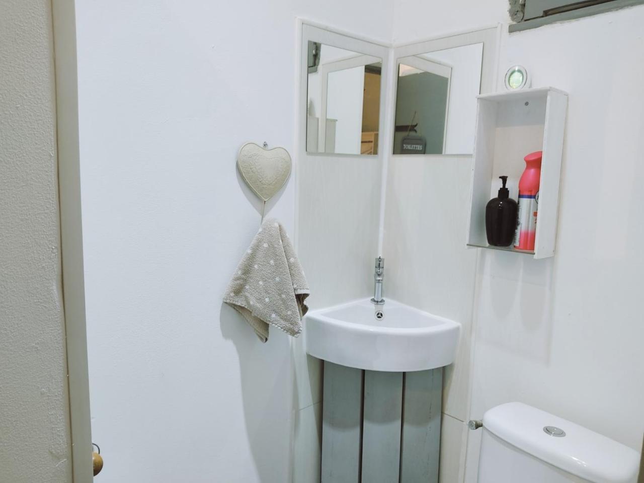 Chez Christy Chemin Des Dinots Bed and Breakfast Saint-Bonnet-de-Four Kamer foto